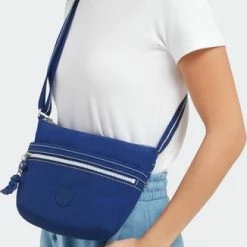 Beste Pirce π€© Kipling Kleine Schoudertas / Crossbody Tas Dames - Polyamide - Arto S - Blauw π 16 Beste Pirce π€© Kipling Kleine Schoudertas / Crossbody Tas Dames - Polyamide - Arto S - Blauw π -Tassen-dames Winkel 326x840 2