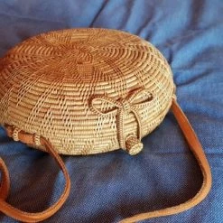 Korting 🎁 DUA Curved Round Flower Bali Rattan Bag Afgeronde Ronde Rieten Rotan Tas ⭐ -Tassen-dames Winkel 550x358 4