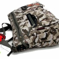 Korting 😉 Super Lovers Japan Grote Canvas Schoudertas Van Super Lovers In Grijze Camo Kleuren Met Veel Vakken, Perfect Voor School Of Werk ! A4 🛒 -Tassen-dames Winkel 550x388