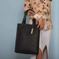 Aanbiedingen 🌟 MYOMY Schoudertas Hunter Leer - Zwart 🌟 58 Aanbiedingen 🌟 MYOMY Schoudertas Hunter Leer - Zwart 🌟 -Tassen-dames Winkel 550x394 1