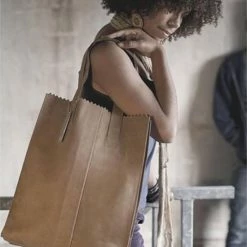 Aanbiedingen 🌟 MYOMY Schoudertas Hunter Leer - Zwart 🌟 44 Aanbiedingen 🌟 MYOMY Schoudertas Hunter Leer - Zwart 🌟 -Tassen-dames Winkel 550x685