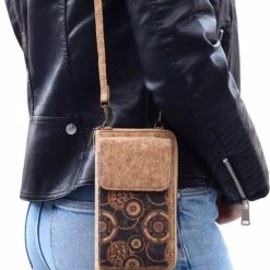 Goedkoopste π Geen Merk Aanduiding VIQRI - Compact Telefoontasje - Dames Portemonnee Tas - RFID Anti Skim - Dames Tas - Portemonnee - Leer - Kurk - Dames - Cadeau - Bruin - Zwart - Print - Metaal - Crossbody π 12 Goedkoopste π Geen Merk Aanduiding VIQRI - Compact Telefoontasje - Dames Portemonnee Tas - RFID Anti Skim - Dames Tas - Portemonnee - Leer - Kurk - Dames - Cadeau - Bruin - Zwart - Print - Metaal - Crossbody π -Tassen-dames Winkel 550x687 6