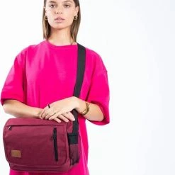 Nieuw ✔️ New Rebels® Heaven - Schoudertas - Rood - 31x8x26cm ⌛ -Tassen-dames Winkel 550x750